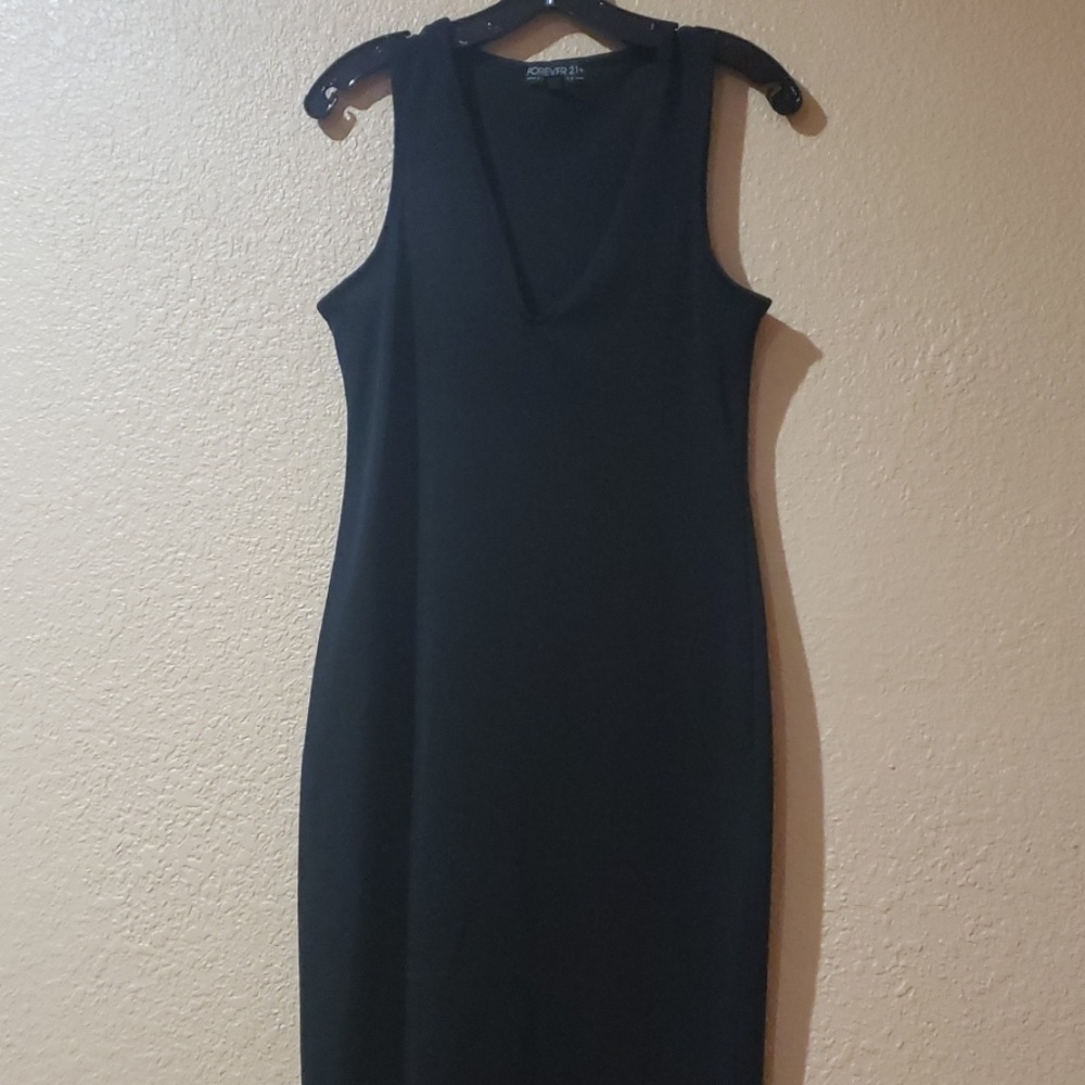 Deep V neck long dress sleeveless
